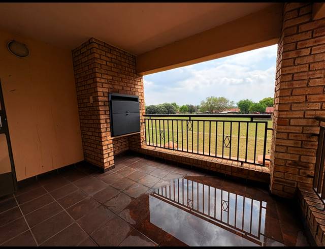 2 BEDROOM APARTMENT FOR SALE IN VAALPARK